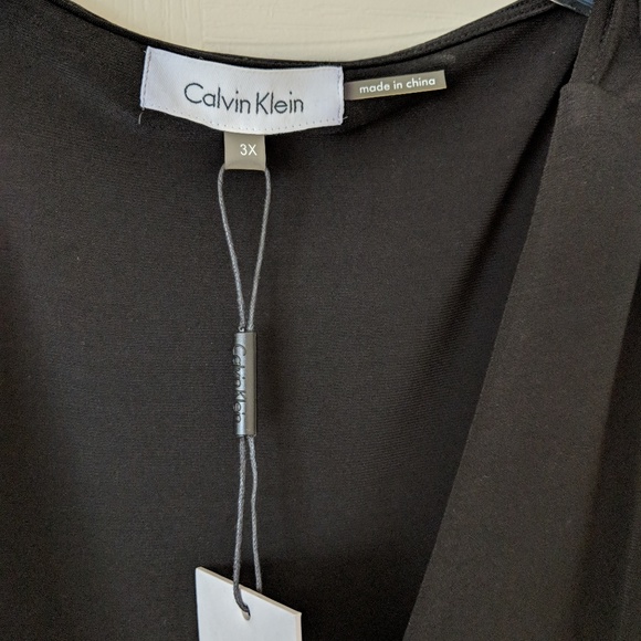 Top - Picture 2 of 3